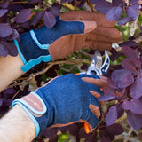 Dig The Glove gardening glove in Denim, size medium-large, by Burgon & Ball