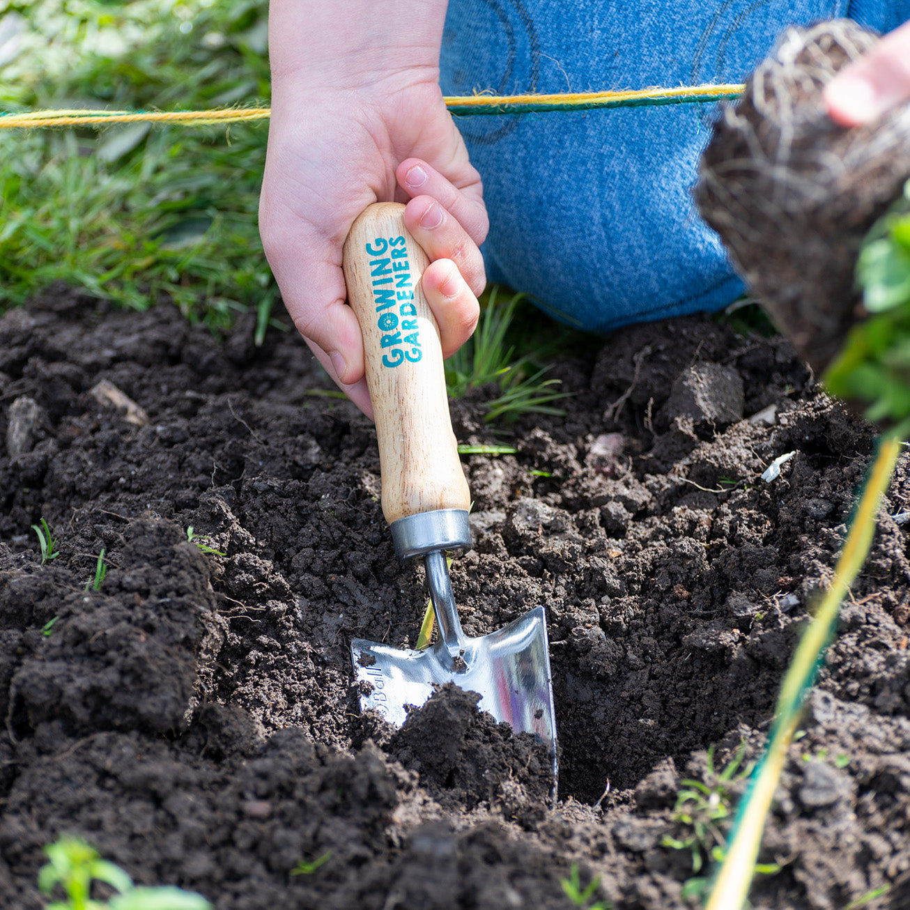 Children's Hand Trowel | RHS Growing Gardeners | Burgon & Ball – Burgon ...