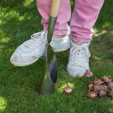 RHS-endorsed long-handles bulb planter by Burgon & Ball